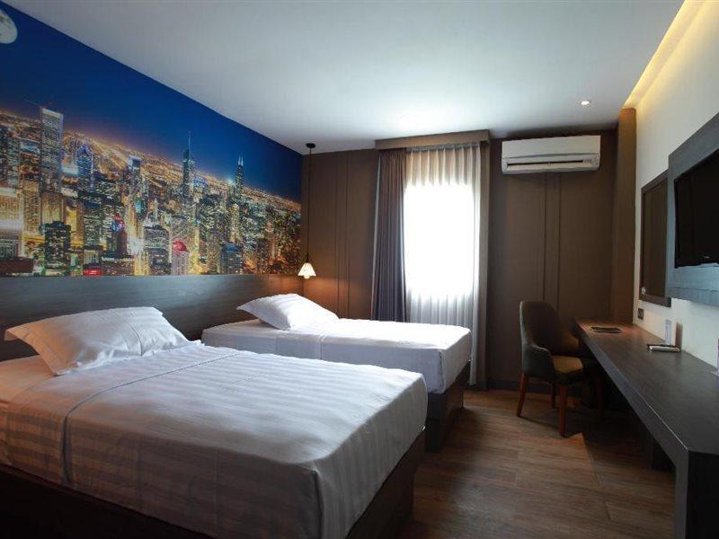 Horison Plaza Tegal Hotel Exterior photo