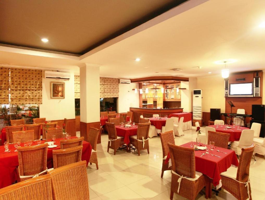 Horison Plaza Tegal Hotel Exterior photo