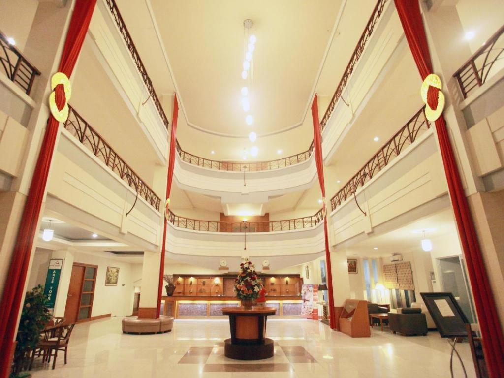 Horison Plaza Tegal Hotel Exterior photo