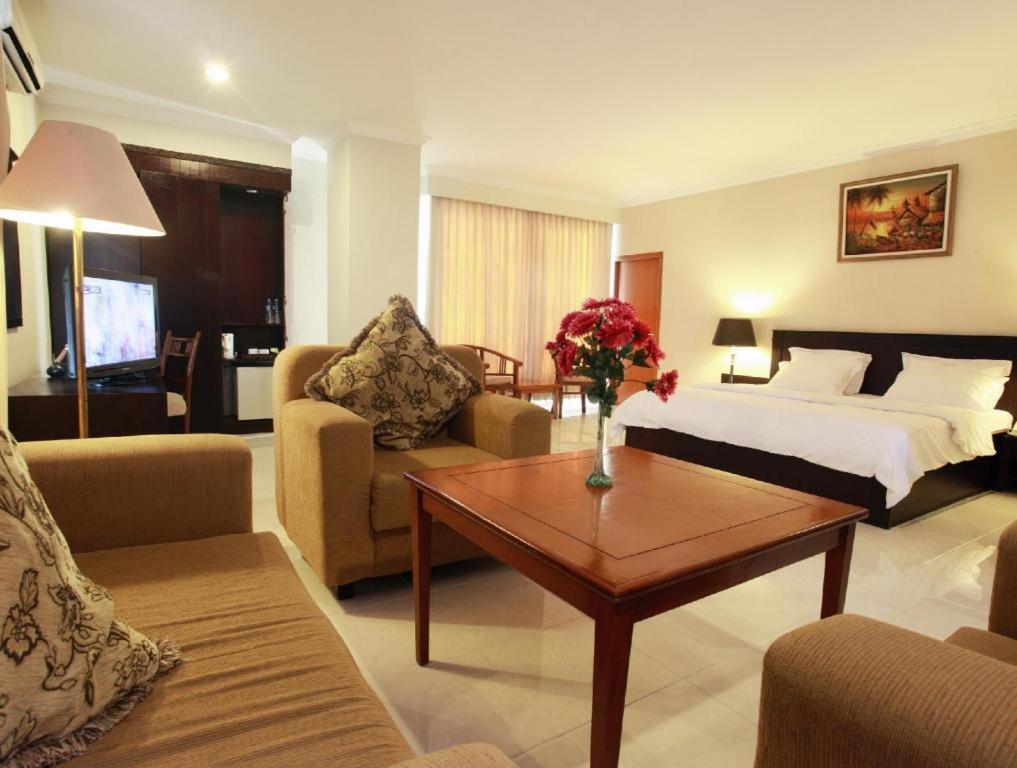 Horison Plaza Tegal Hotel Exterior photo