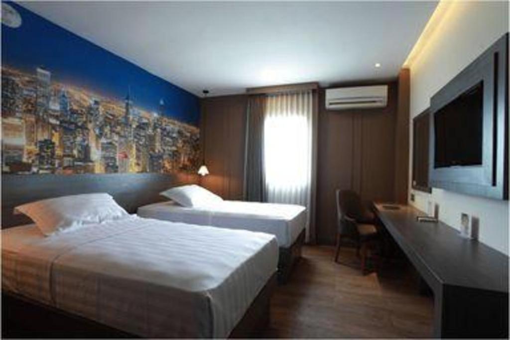 Horison Plaza Tegal Hotel Exterior photo