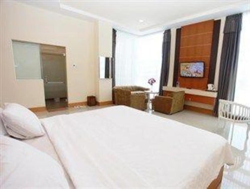 Horison Plaza Tegal Hotel Exterior photo