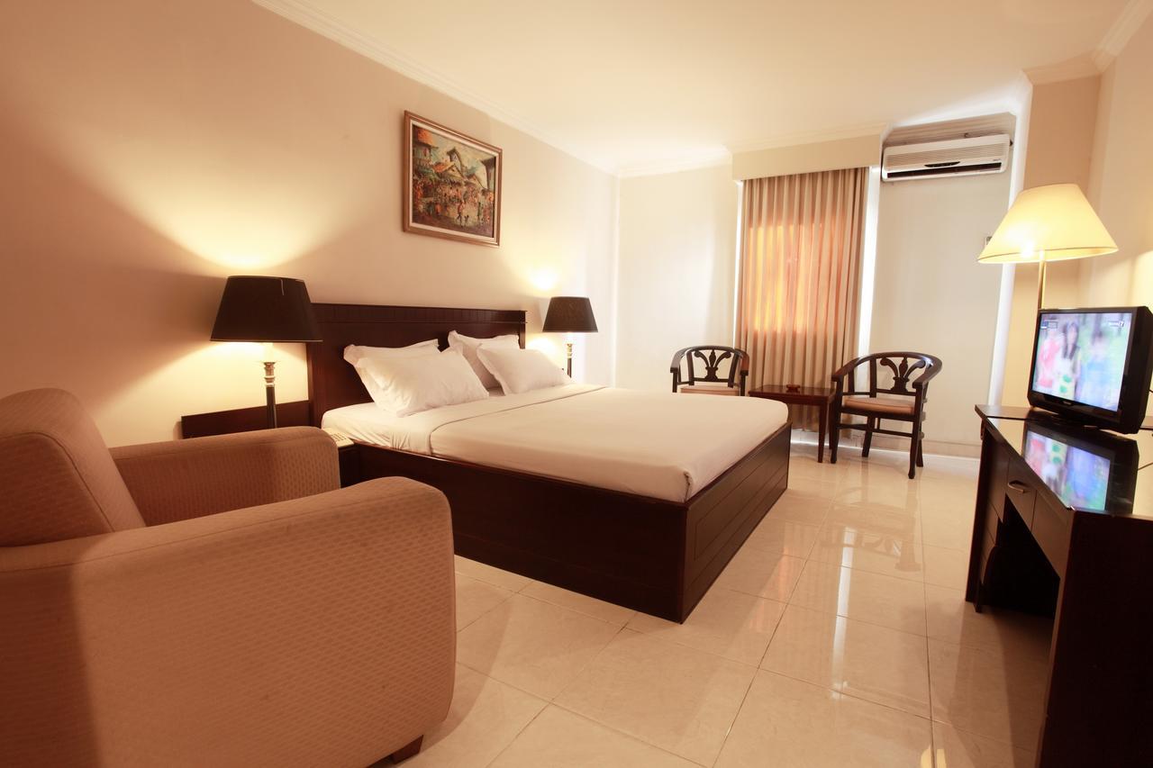 Horison Plaza Tegal Hotel Exterior photo