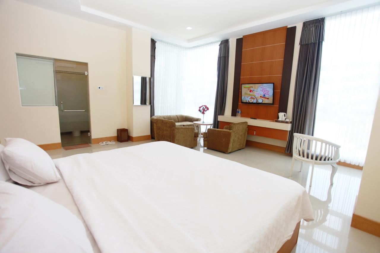 Horison Plaza Tegal Hotel Exterior photo