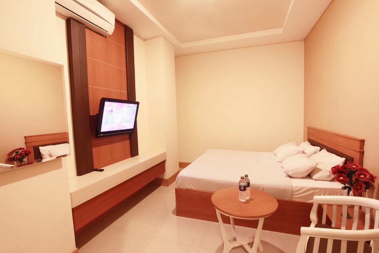 Horison Plaza Tegal Hotel Exterior photo