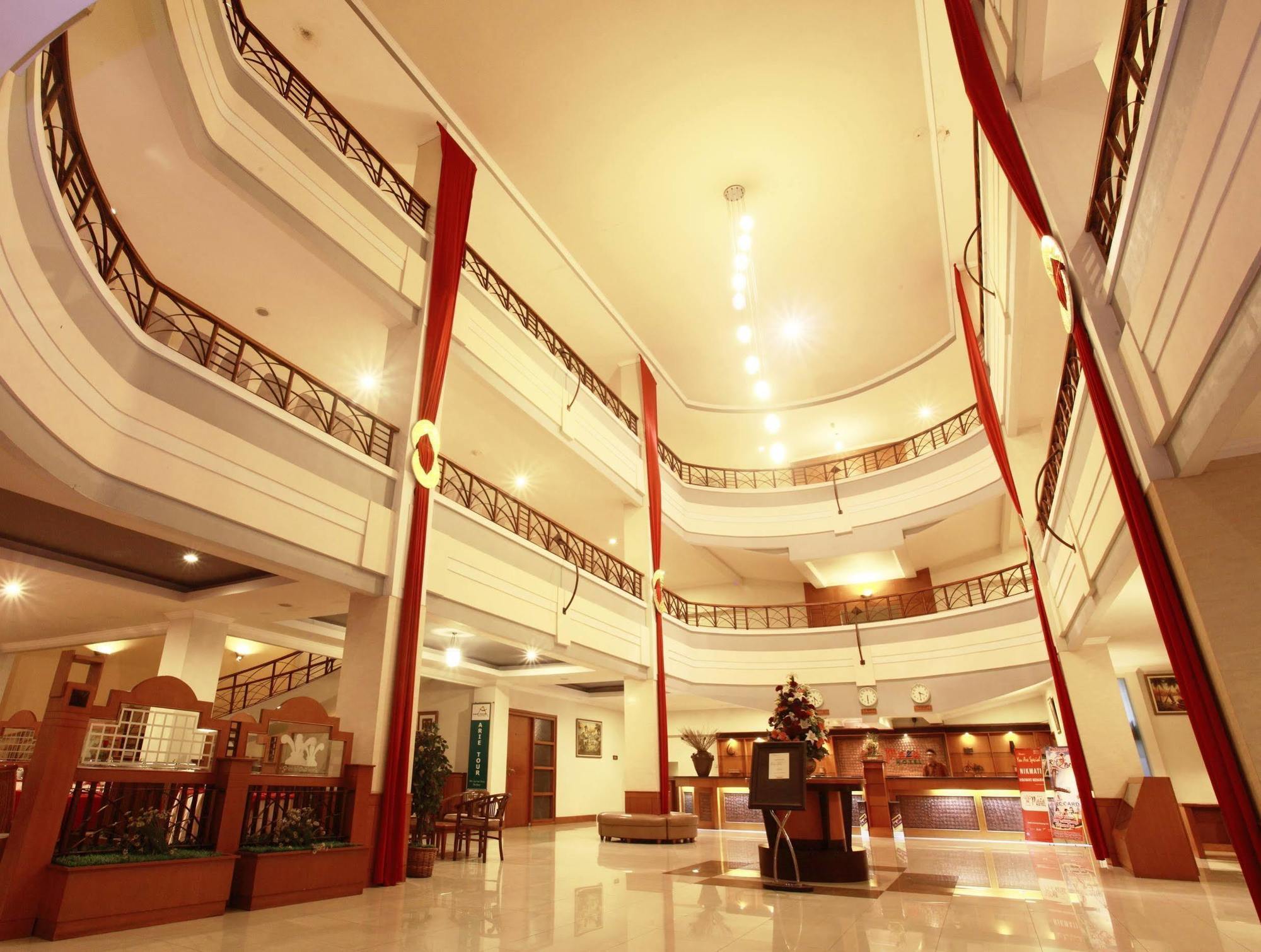 Horison Plaza Tegal Hotel Exterior photo