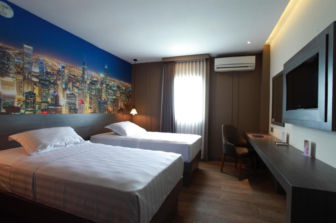 Horison Plaza Tegal Hotel Exterior photo